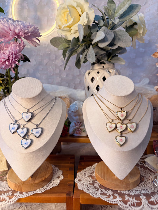 Vintage-inspired floral locket
